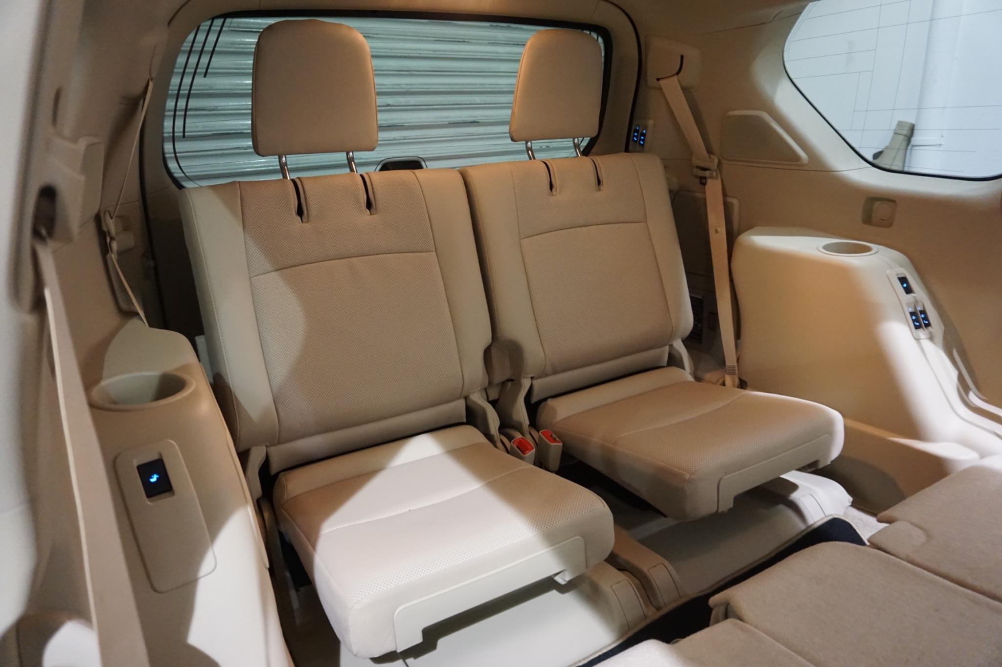 Toyota Land Cruiser 2.8D Invincible Auto 4WD Euro 6 (s/s) 5dr (7 Seat)